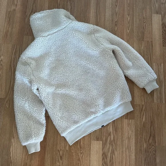 Aritzia Wilfred Free XS Teddy Sherpa Jacket Cream and Navy Blue